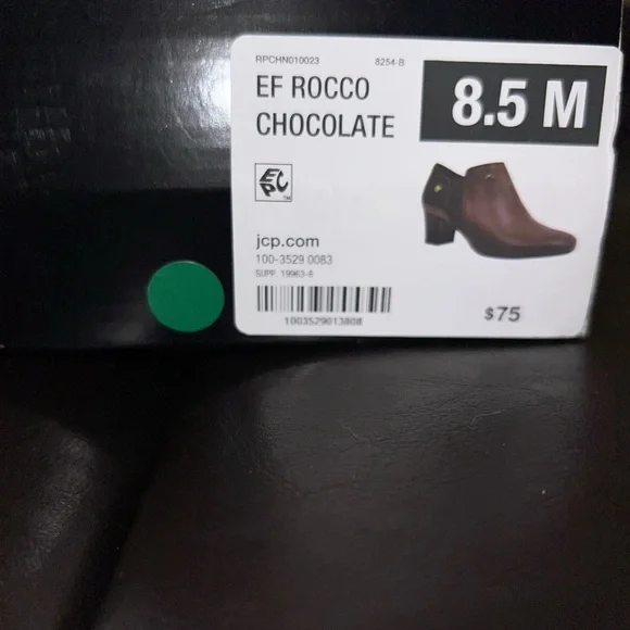 Casual Charm. Brand new, in box, East5th Chocolate ankle boot, 8.5M. Memory Foam - Picture 3 of 11